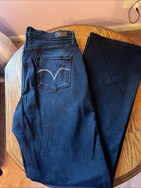 Levi's 512 Women's Bootcut Jeans with Signature Pocket Stitch 28 X 32